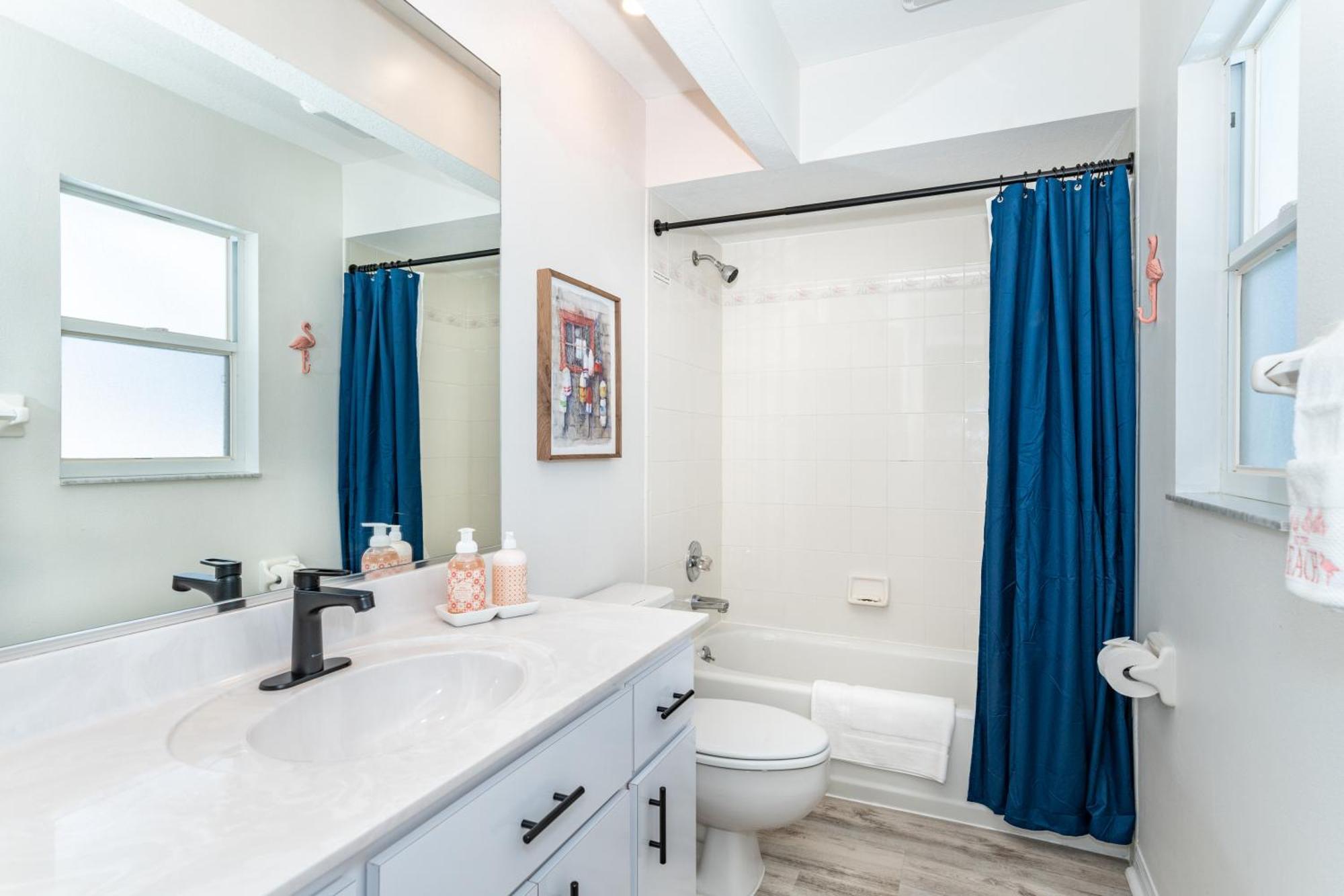 Beautiful Spacious Home! Close To Beaches - Heated Private Pool Енґлвуд Екстер'єр фото