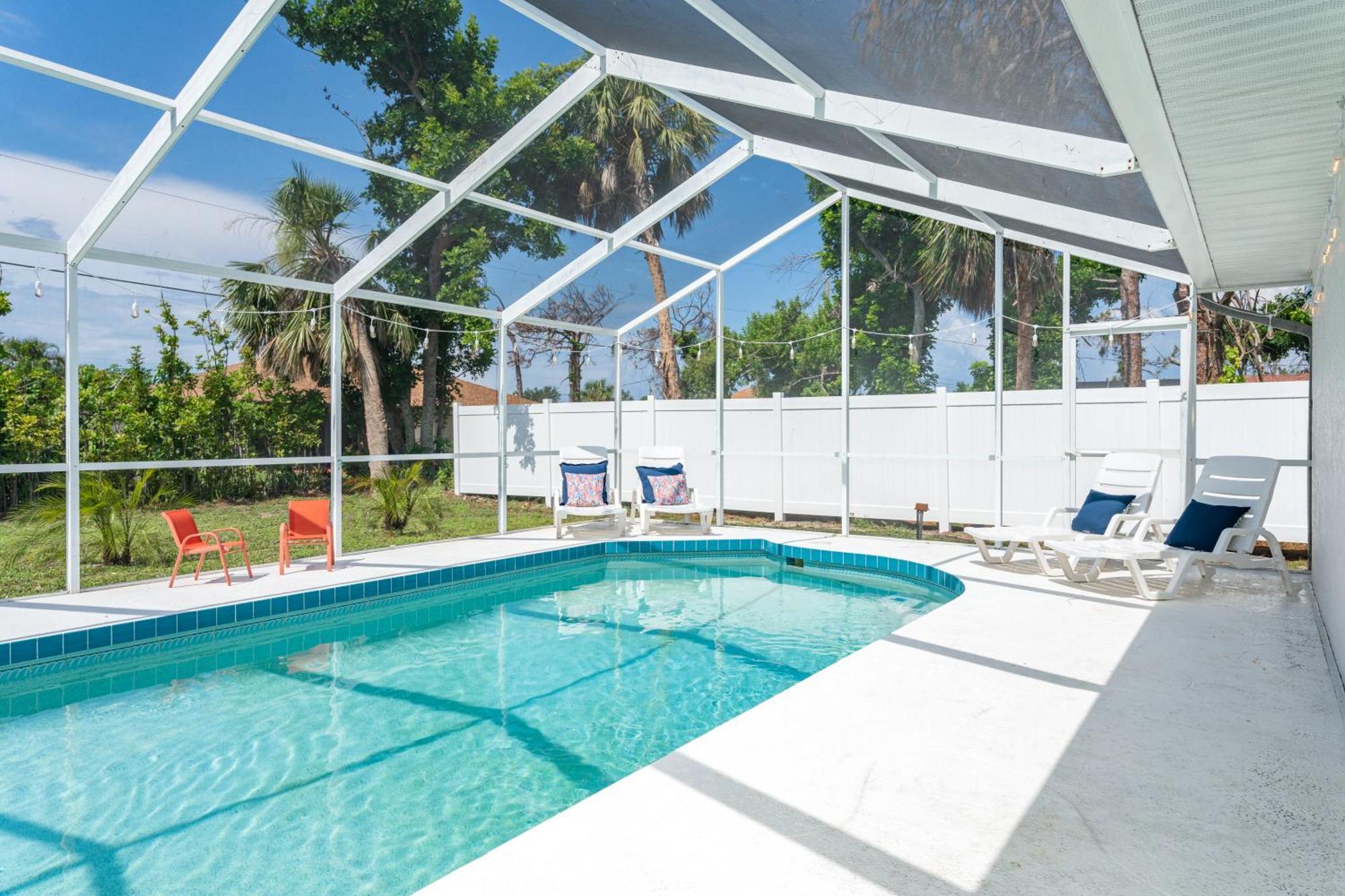 Beautiful Spacious Home! Close To Beaches - Heated Private Pool Енґлвуд Екстер'єр фото